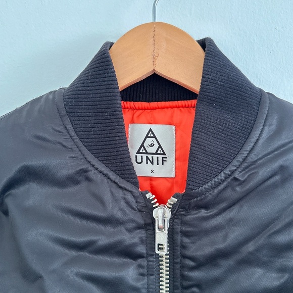 UNIF • JACKET - Picture 7 of 8